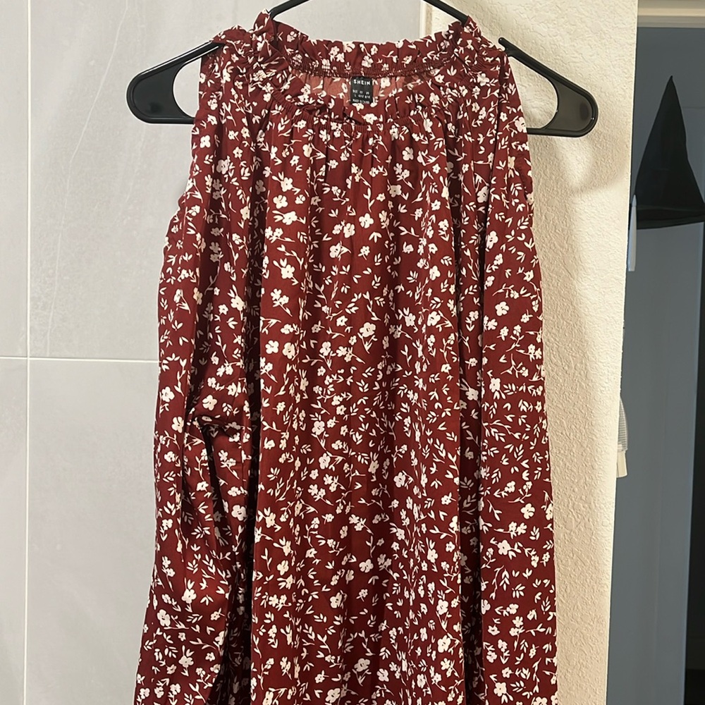 Shoulder cut out blouse